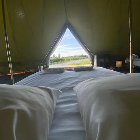 Οργανωμένο κάμπινγκ Glamping Pop-up - Fishing Village Riverside Holiday Center